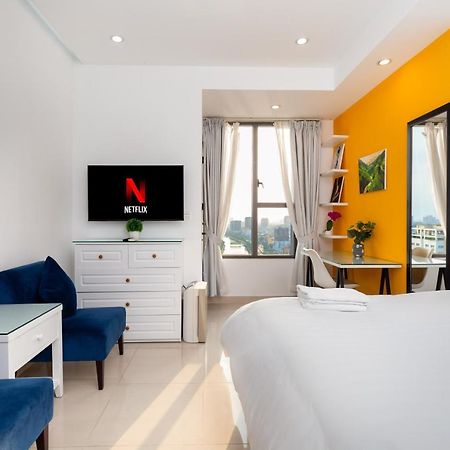 Serene Premier Apartment - River Gate Хошимин Экстерьер фото
