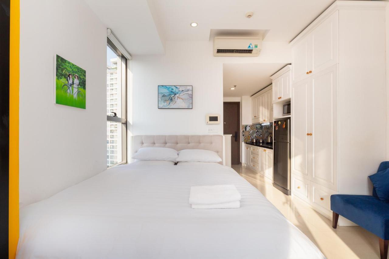 Serene Premier Apartment - River Gate Хошимин Экстерьер фото
