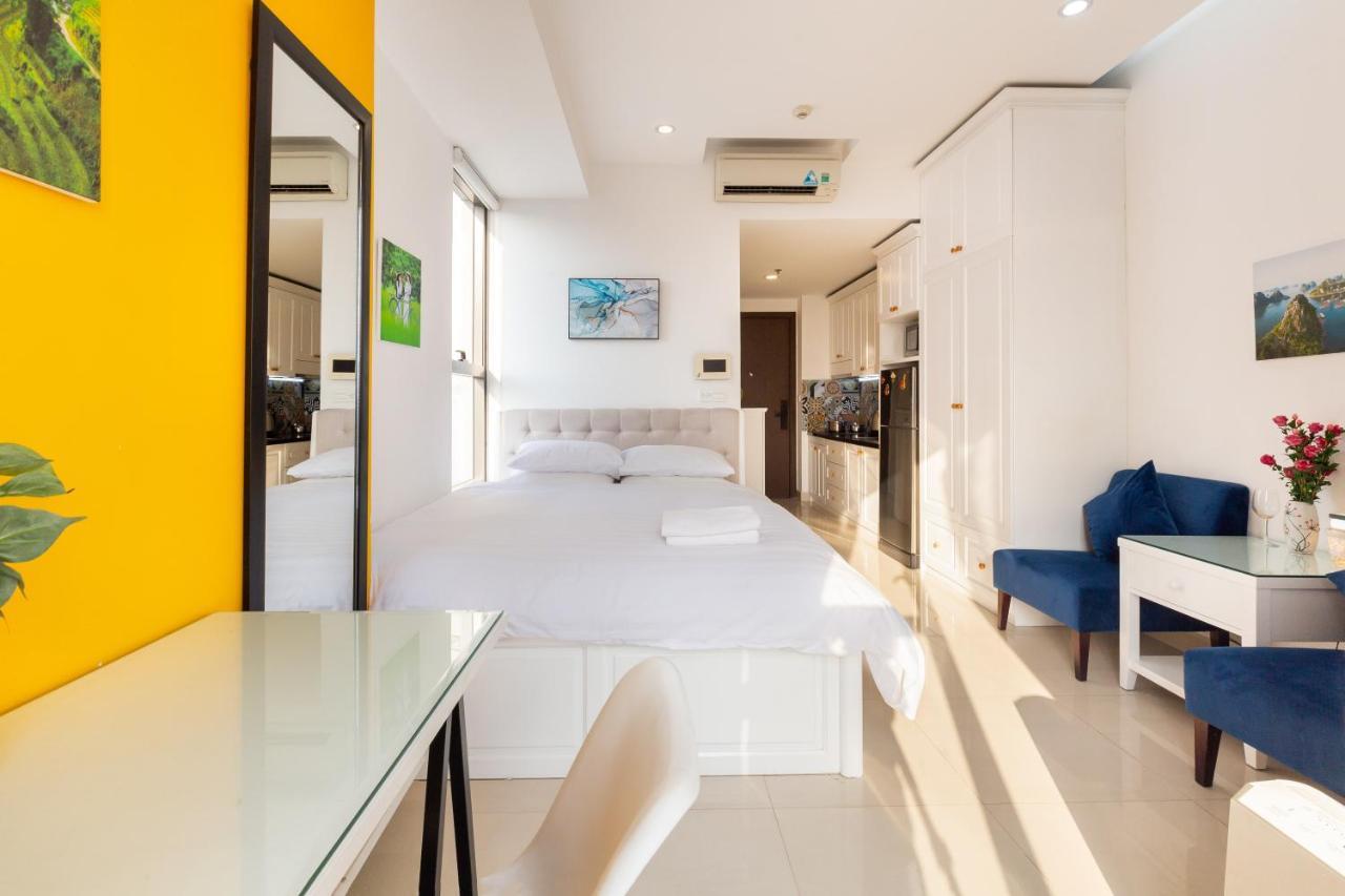 Serene Premier Apartment - River Gate Хошимин Экстерьер фото