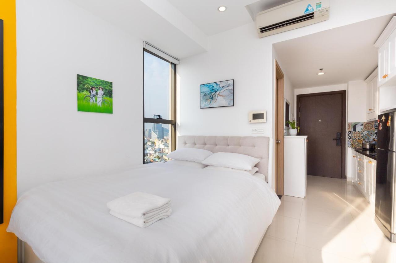 Serene Premier Apartment - River Gate Хошимин Экстерьер фото